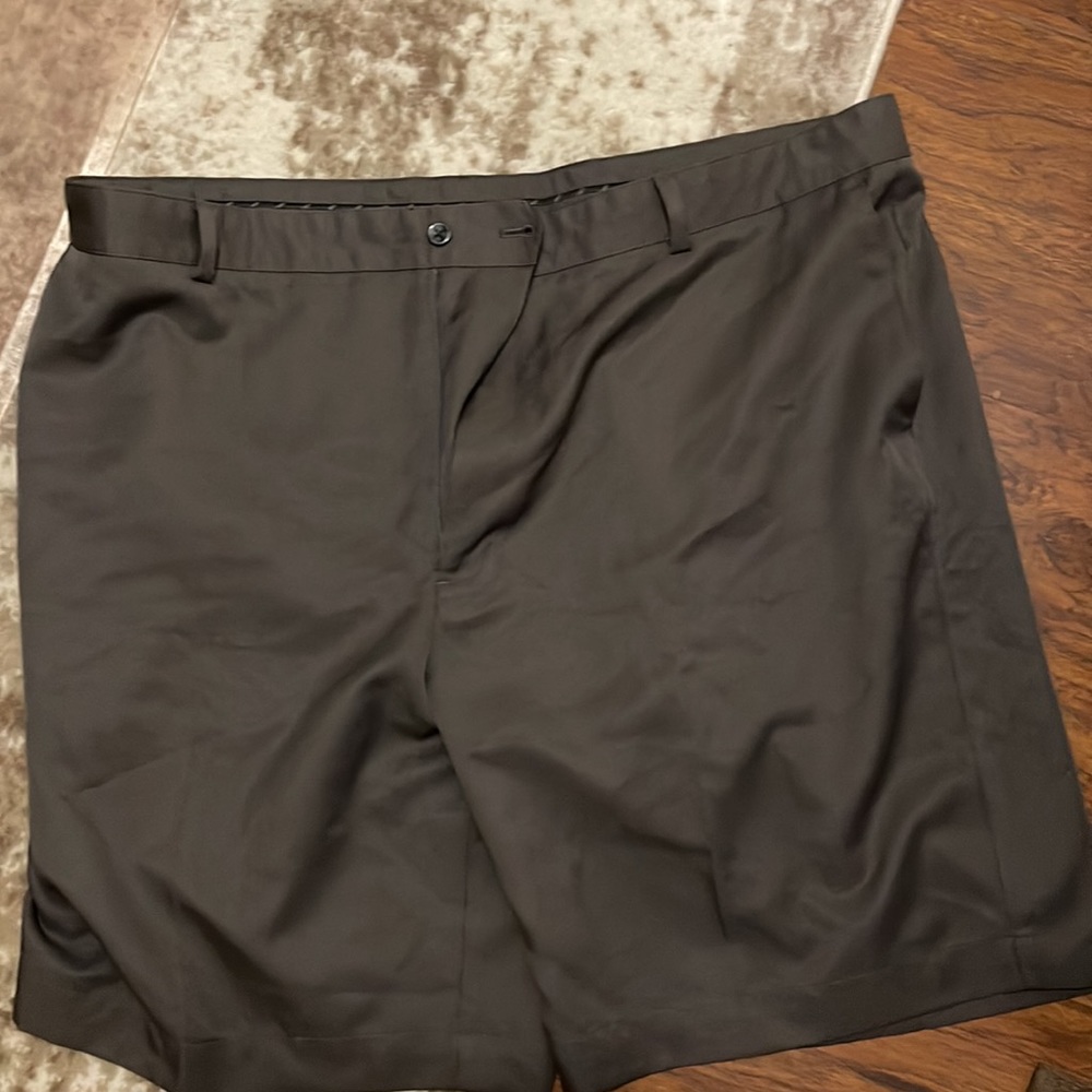 Men’s Van-Heusen size 44 charcoal gray dress shorts - Picture 2 of 4
